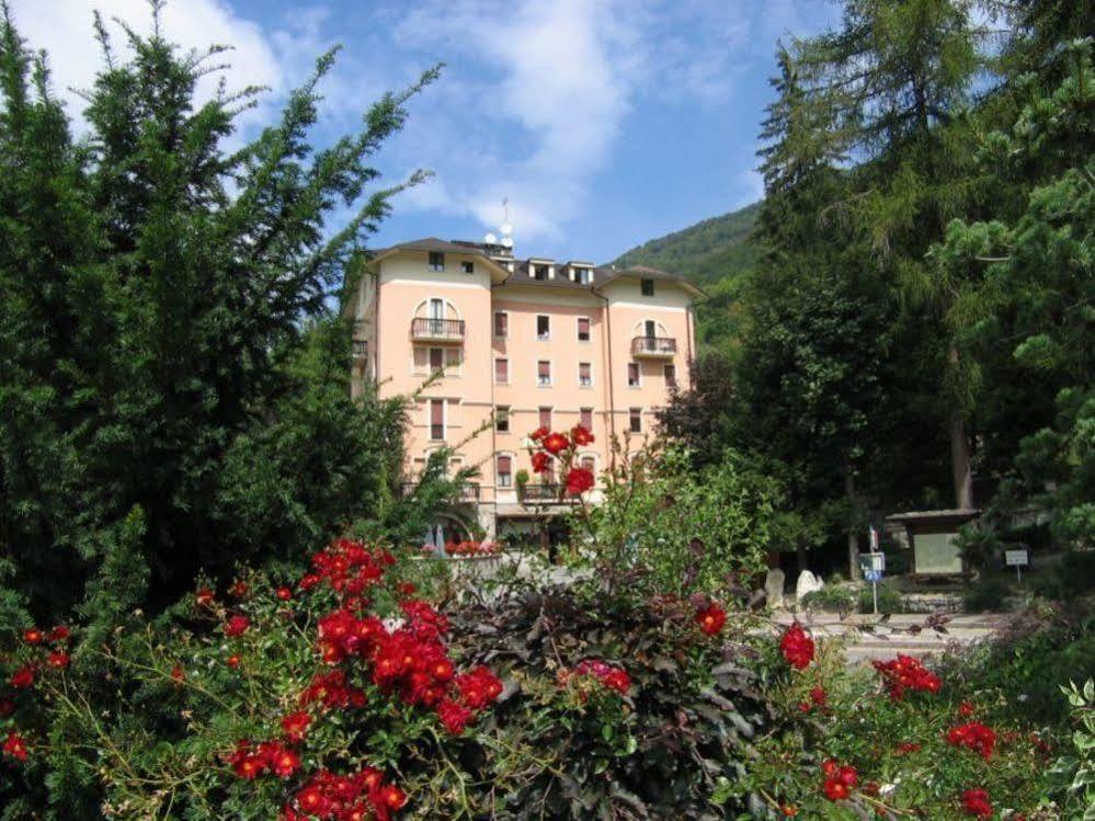 Limone Palace Aparthotel Limone Piemonte Eksteriør bilde