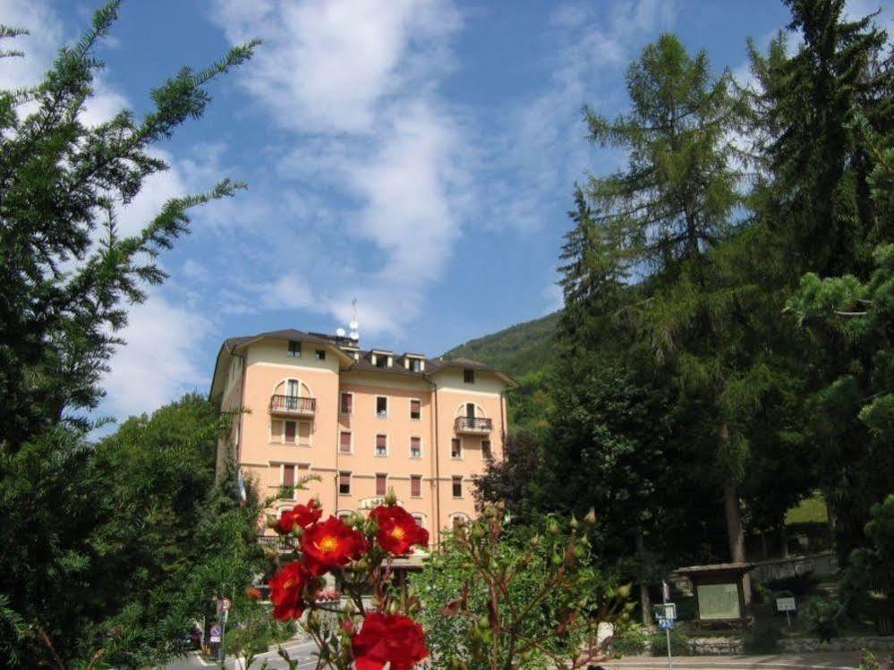 Limone Palace Aparthotel Limone Piemonte Eksteriør bilde